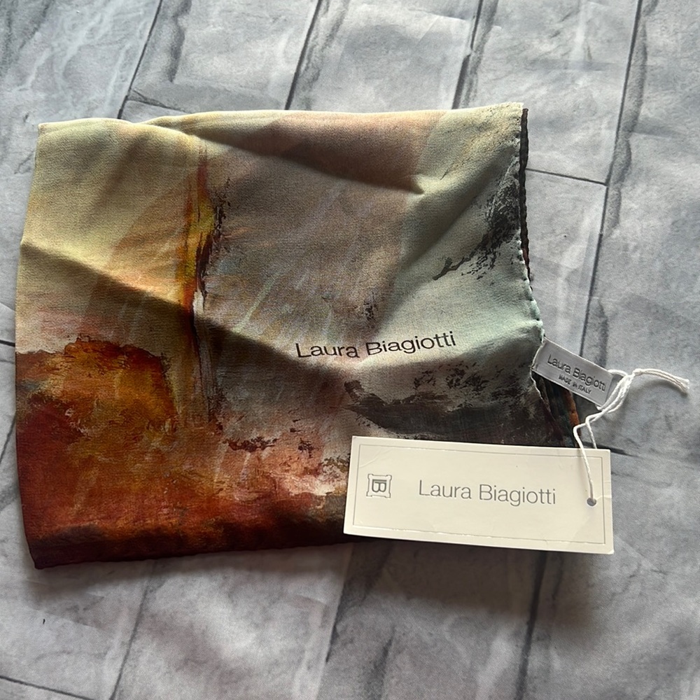 NWOT Laura Biagiotti 100% silk scarf